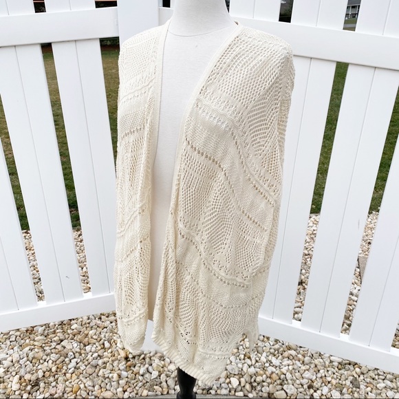 eight eight eight Sweaters - 💋3/$20💋Eight Eight Eight Crochet Knit Shawl Cardigan